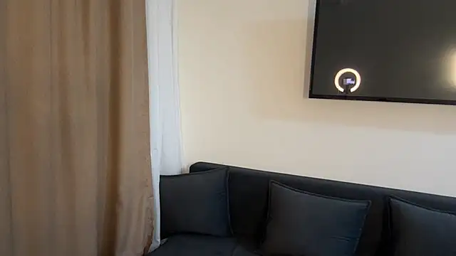 Ur_neighbor_Kira's Live XXX Chat