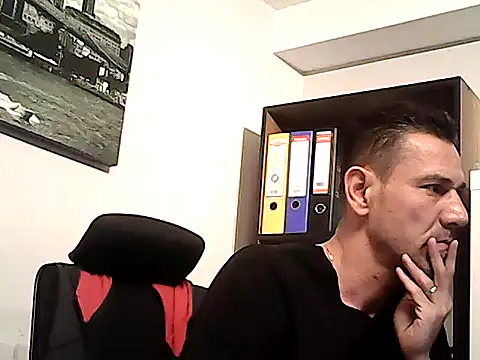 mastercharisma35 Adlı Modelin Web Kamerası Şovu