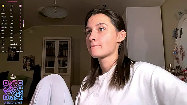 DarlineBrustera 即時 XXX 聊天