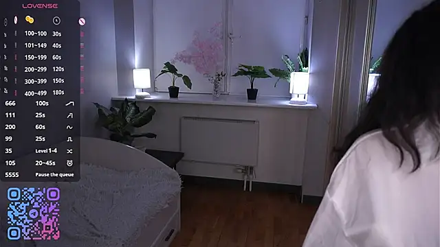 Show modela HannaHayles na web-kameri