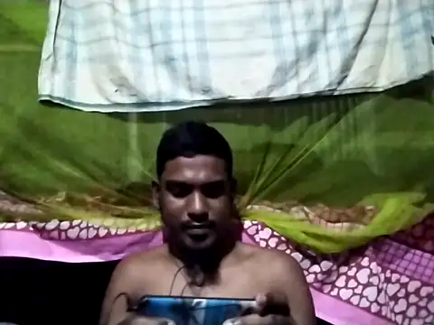 HoT_BoY__Salim_Khan_BDn Webbikameraesitys