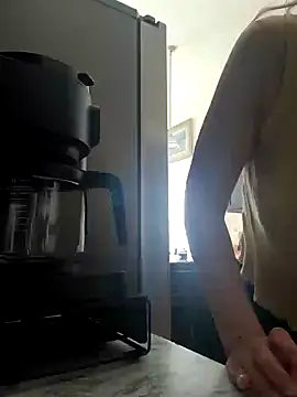 ScarletCallings_420 Adlı Modelin Canlı XXX Sohbeti