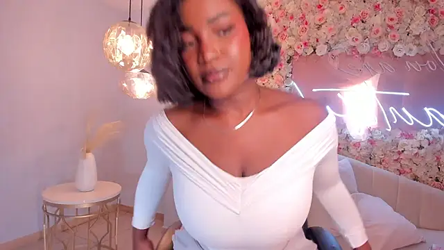 SavannahStorm's Live XXX Chat