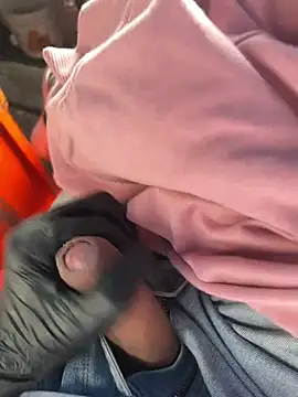 diegoand0911 Show in webcam