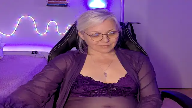 Linsy_Kim Adlı Modelin Canlı XXX Sohbeti