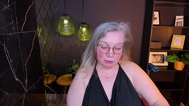 NataliMellow Adlı Modelin Canlı XXX Sohbeti