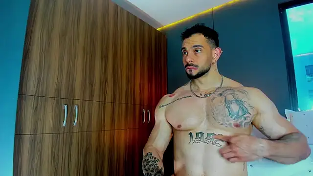 massimo_visconti's Webcam Show