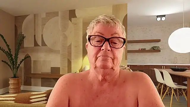 Show de Mystery-Grandmother na webcam
