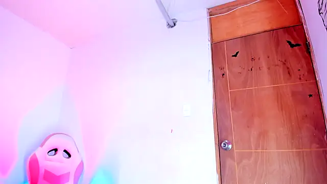 Emily_Coper18's Live XXX Chat