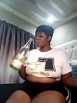 SQUITBOOTYn Live XXX chat