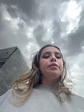 Chat +18 de Alirawrz ao vivo