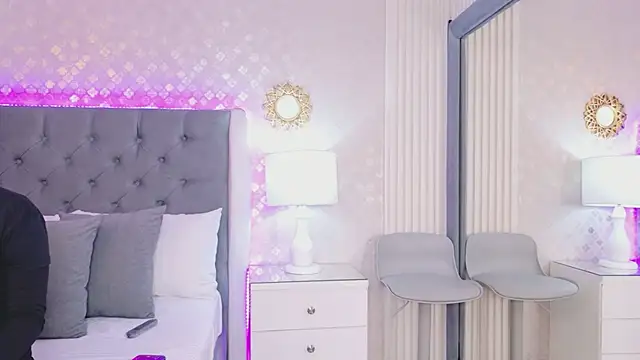 TaniaBlaze's Live XXX Chat