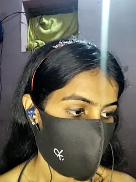 Thaper_Meera2 élő XXX-chatje