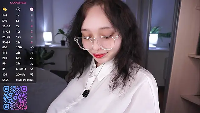 Chat +18 de HannaHayles ao vivo