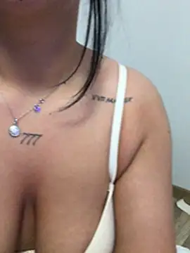 XXX chat uživo modela Iam__love