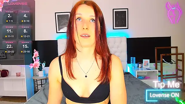 KiraNeeww's Live XXX Chat