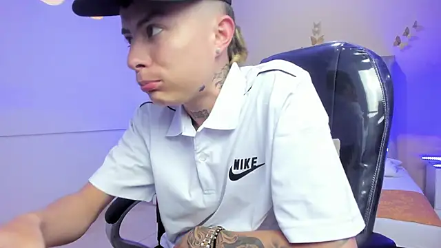 Nascary_Fox Pertunjukan Webcam