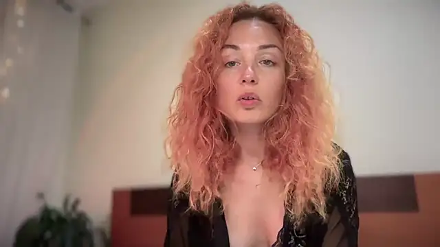 Reddgiirl's Live XXX Chat