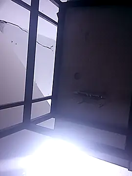 baby_22cm: διαδικτυακό σόου στην κάμερα