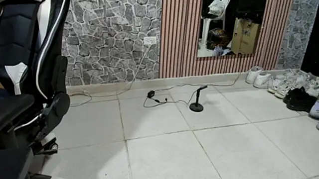 chriss_jones1のウェブカメラショー