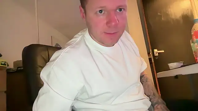 monster_d_2025 webcam show