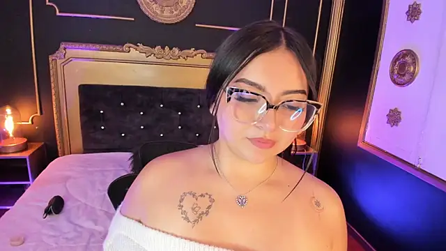 แชท XXX สดของ Jenifer_James