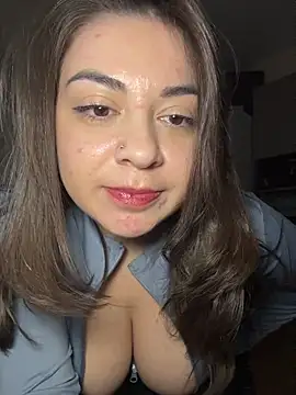 Chatroom XXX en direct de Lovynna