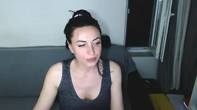 CloveLove Chat XXX in diretta