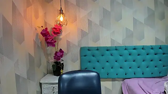 Chat XXX en directo de LindaBreeS