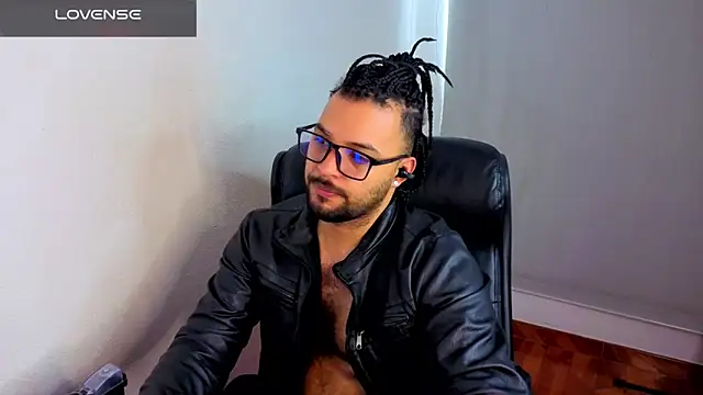 Ernesto-Rodriguez82 Adlı Modelin Canlı XXX Sohbeti