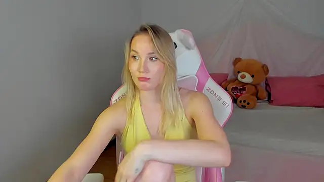 ElaraVoltage Chat XXX live