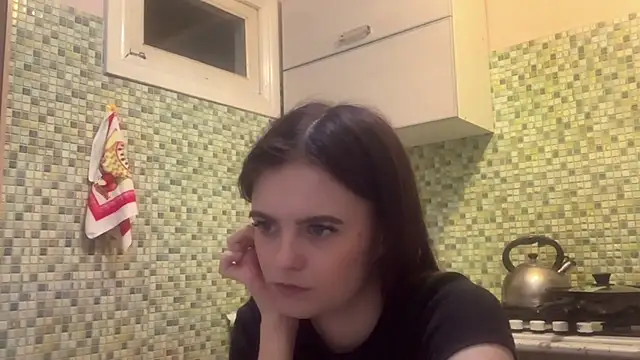 Вебкам-шоу KikiAmino