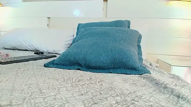 Isabela_Coleman Live XXX-Chat