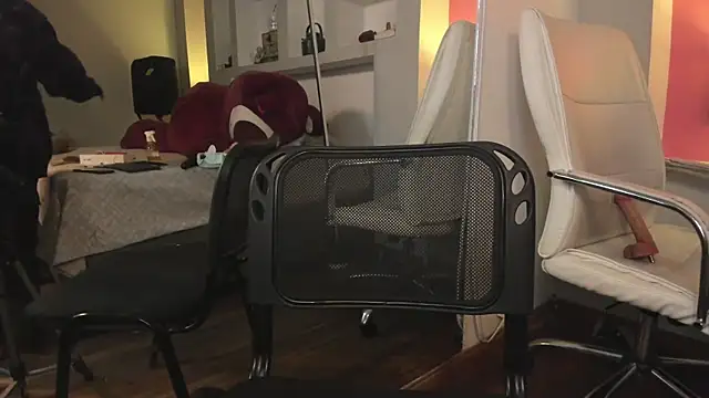 Czat XXX na żywo – HollyPeach