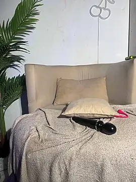 MiaFoxie_'s Webcam Show