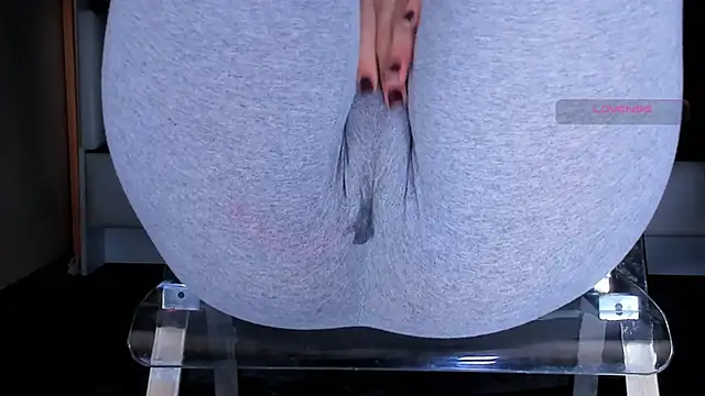 Cameltoe_squirt_inPants: онлайн-секс-чат