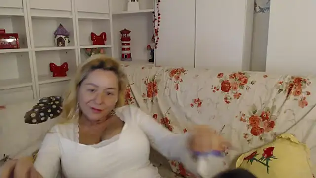 _karolynesyera_ – Live XXX-chat