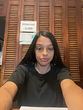 OrianaXclusive's Live XXX Chat