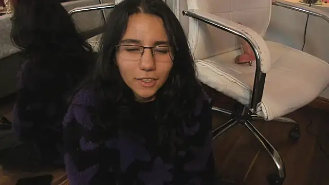 Chat +18 de HollyPeach ao vivo