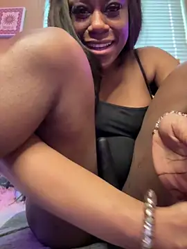 TikaMoon Show in webcam