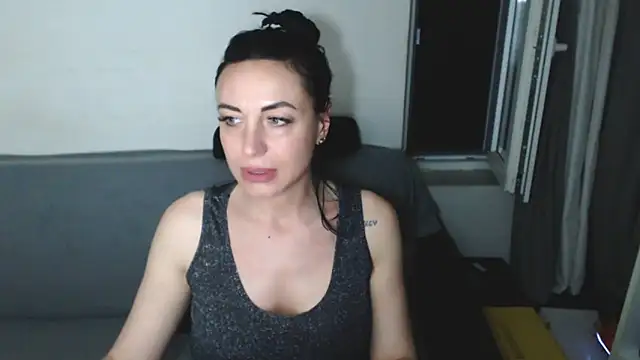 CloveLove Chat XXX in diretta