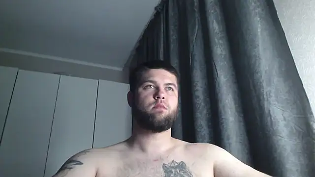 Ar4eewal élő XXX-chatje