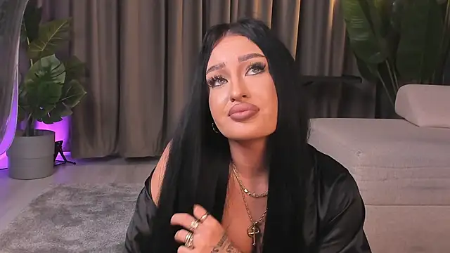 EmeraldKat Chat XXX in diretta