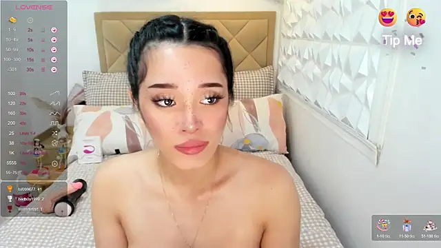 TsHeartXxx Webcam show