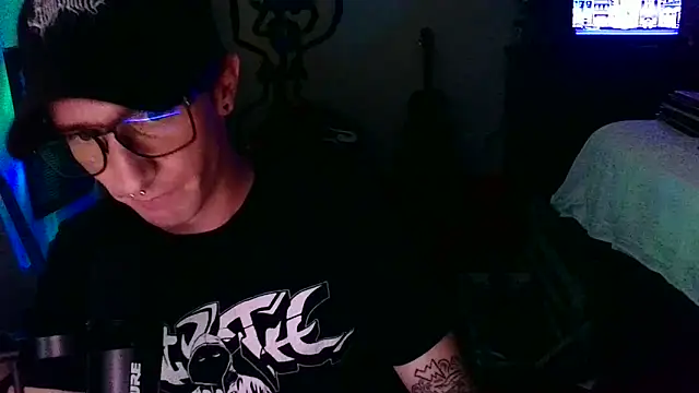 Show modela LEVIATHANX666 na web-kameri