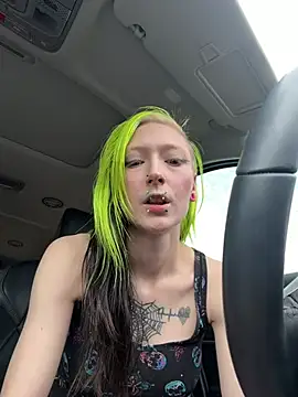 Twisted_Alice Show in webcam