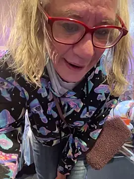 TrenaAnne: онлайн-секс-чат