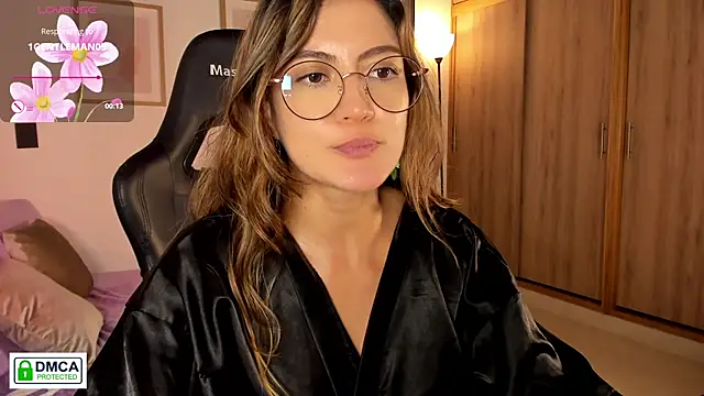 Lilabril: онлайн-секс-чат