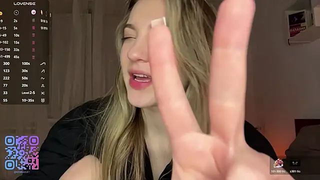 1Kellynaive's Webcam Show