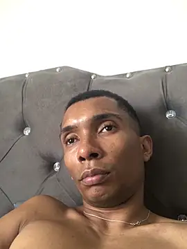 Chat XXX en directo de Aaronblack1_